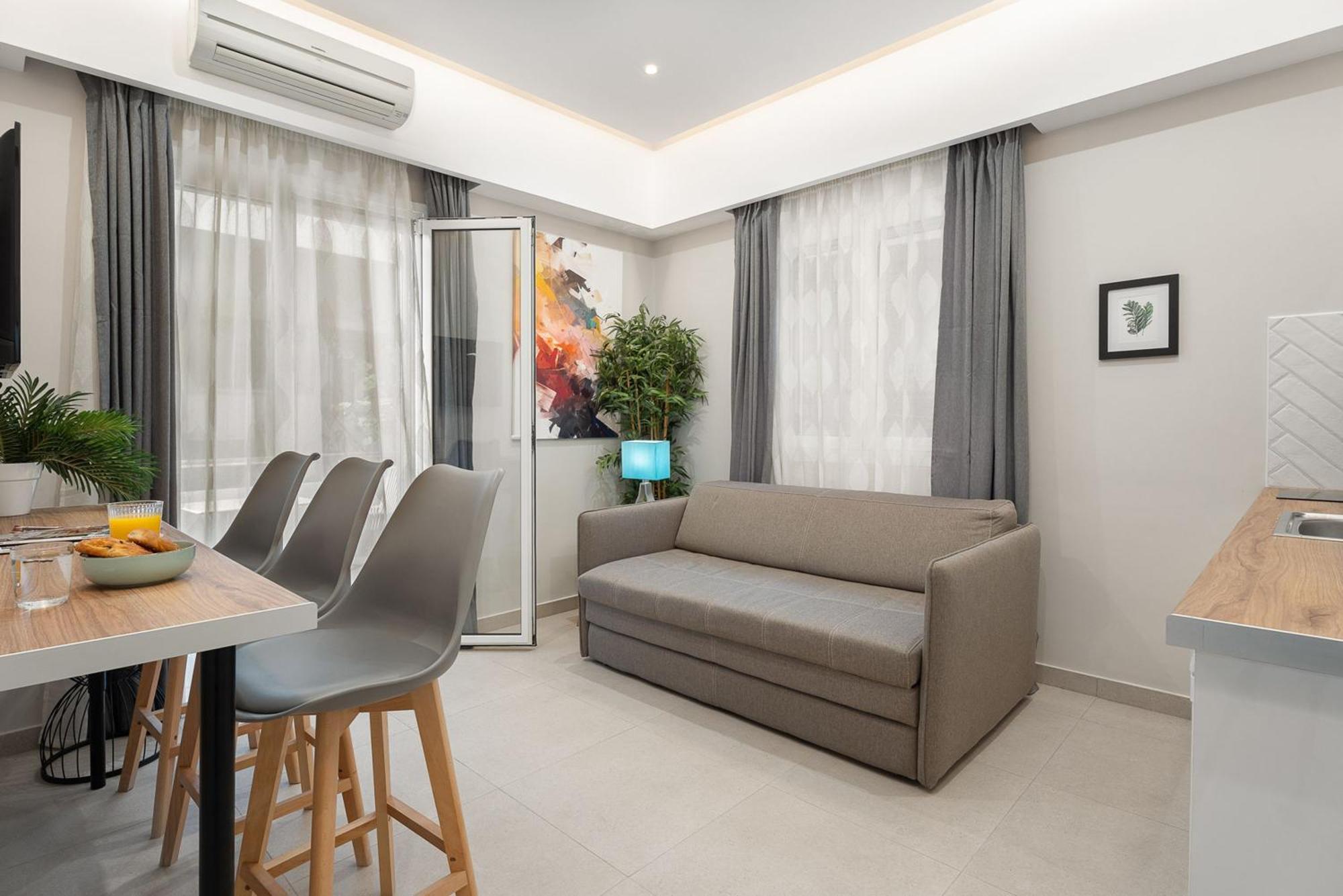 Captain'S Seafront Apartments Nydri  Exterior photo